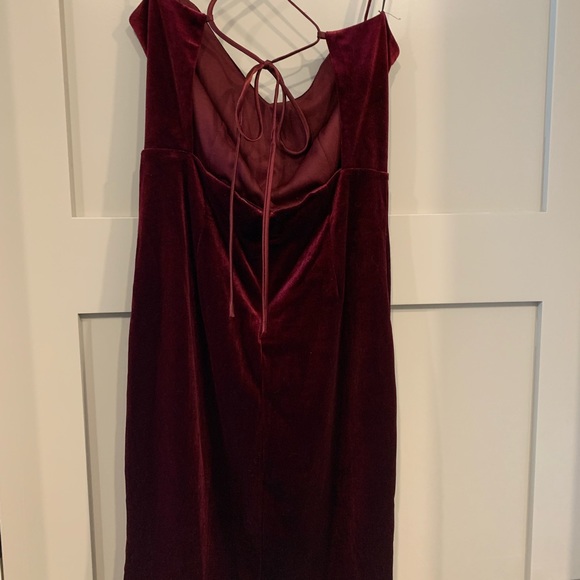 LuLu’s Cranberry Wine Stretch velvet dress - Picture 3 of 3